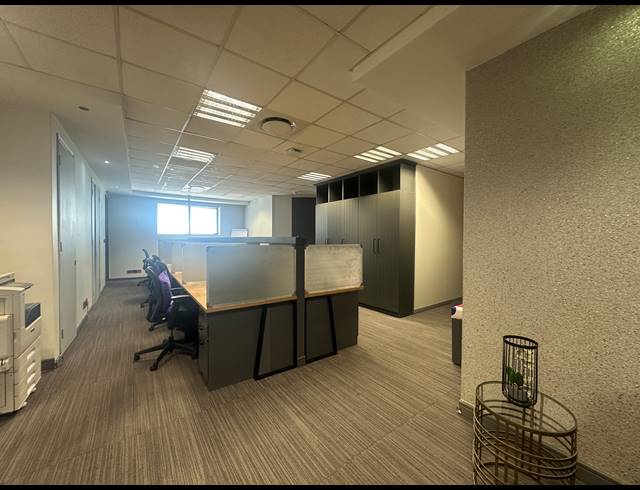 412M² OFFICE TO LET IN SANDTON CENTRAL